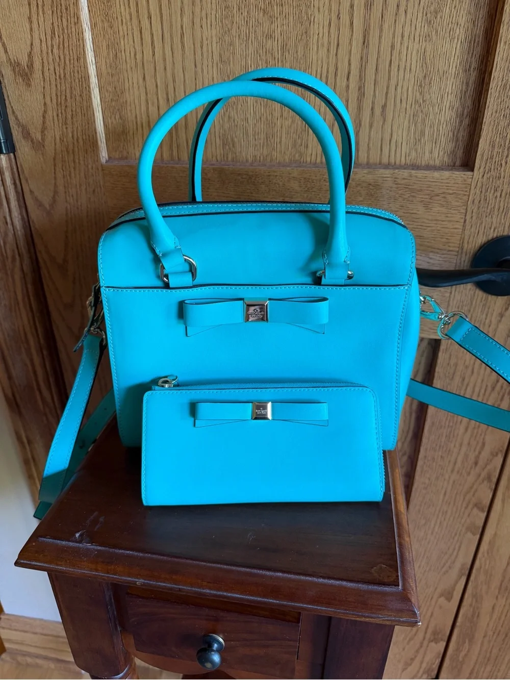 EUC, kate spade turquoise bow satchel with matching wallet